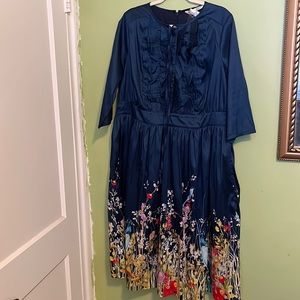Three-quarter length sleeve shirt dress